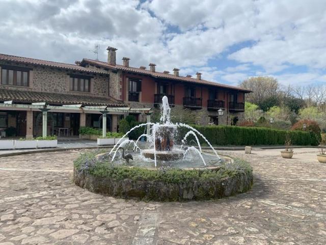 Edificio en venta en Villanueva de la Vera, Villanueva De La Vera photo 0