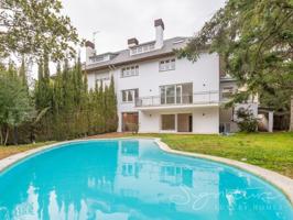 Chalet en venta en Sant Cugat del Vallès photo 0