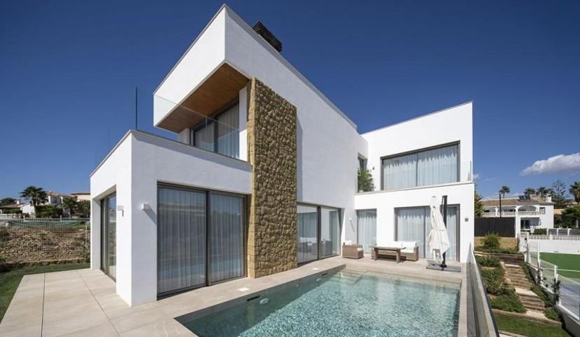 Chalet en venta en Mijas Costa, El Chaparral photo 0