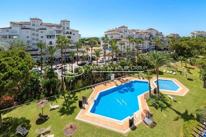 Apartamento en venta en Marbella, Puerto Banús photo 0