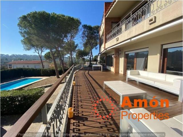 Casa en venta en Sant Cugat del Vallès photo 0