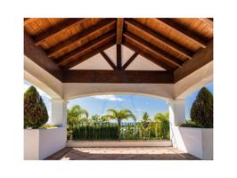 Chalet en venta en Benahavís photo 0