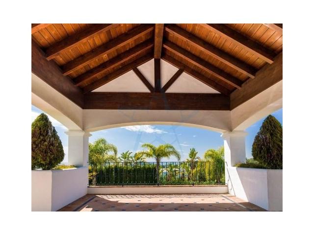 Chalet en venta en Benahavís photo 0