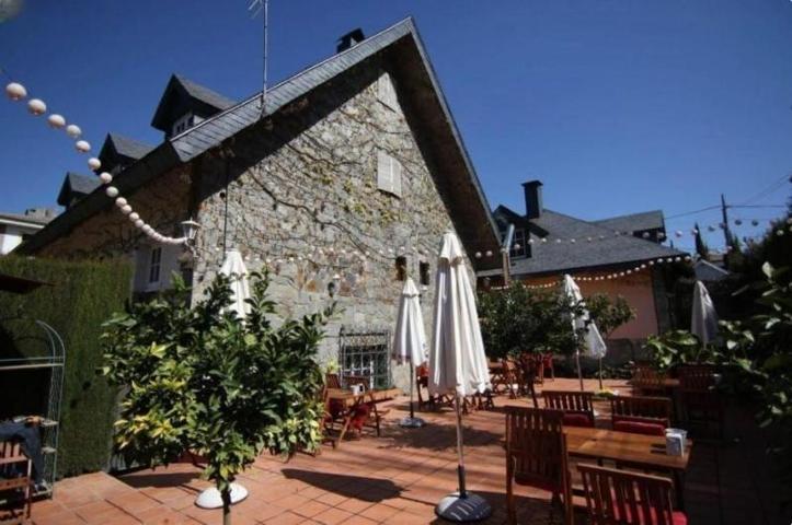 Edificio en venta en Monachil, Monachil photo 0