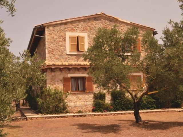 Casa con terreno en venta en Llubí photo 0