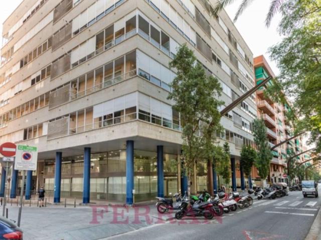 Local comercial en venta en Barcelona, Sants photo 0