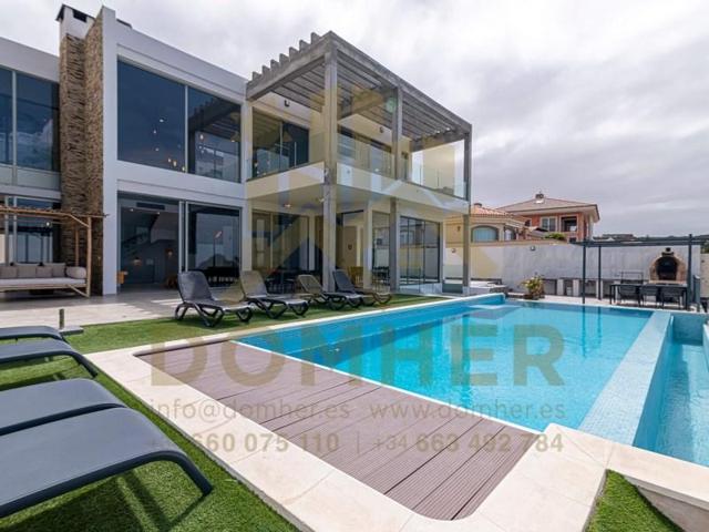 Chalet en venta en Adeje photo 0