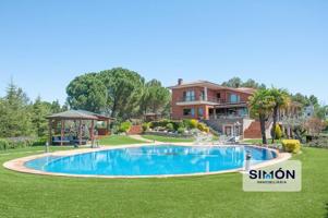 Chalet en venta en Sant Fruitós de Bages, Urbanització Les Bucardes photo 0