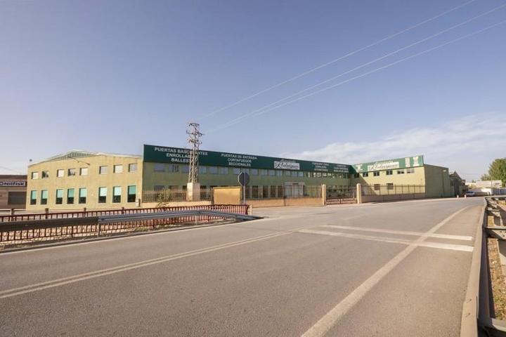 Local comercial en venta en Armilla, Nevada photo 0