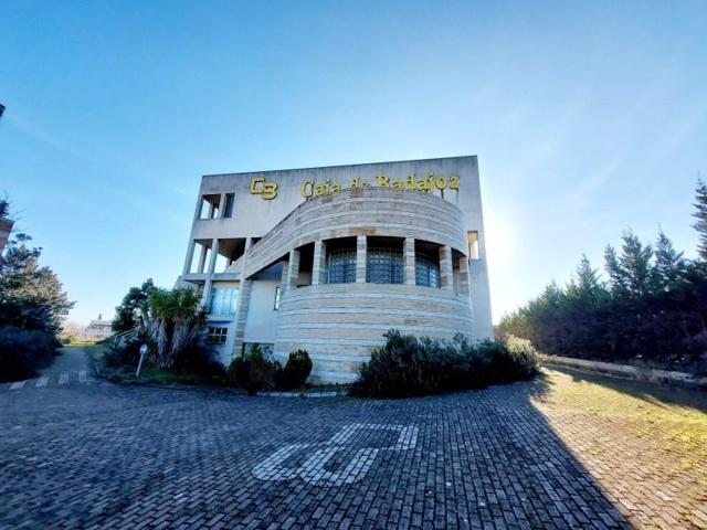 Edificio en venta en Badajoz photo 0
