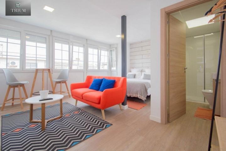 Edificio en venta en Granada, San Ildefonso photo 0