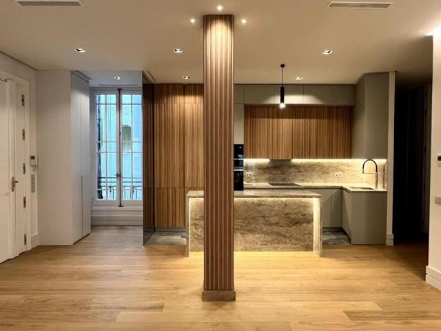 Piso en venta en Madrid, Sol photo 0