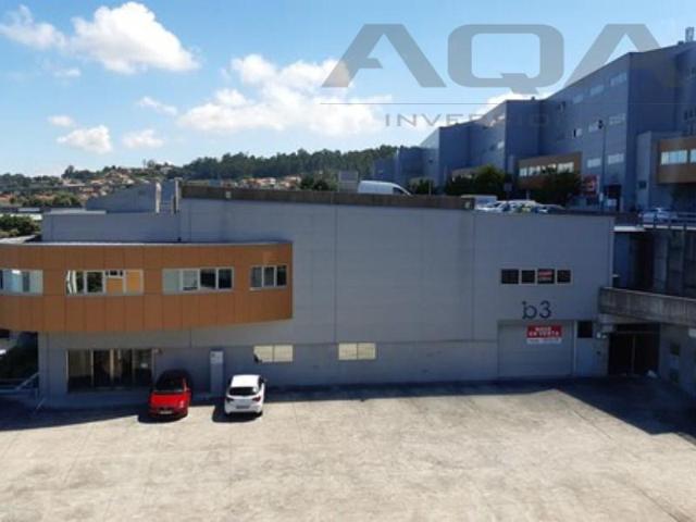 Nave industrial en venta en Vigo, Valadares photo 0