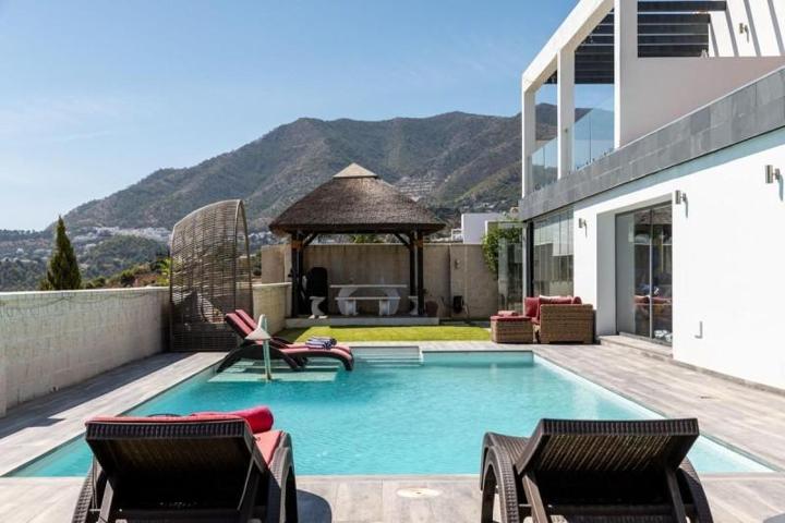 Chalet en venta en Mijas Costa, Calle del Magnolio, 29650 photo 0