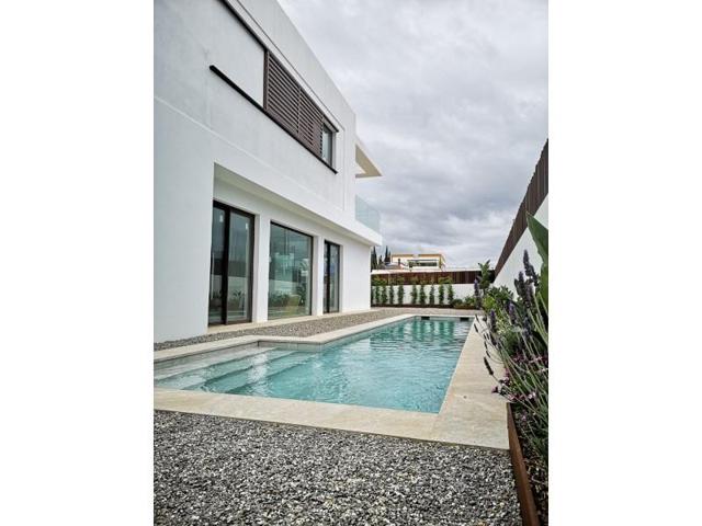 Chalet en venta en Santa Eulalia Del Rio photo 0