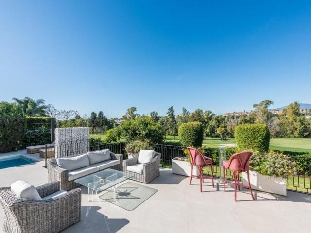 Chalet en venta en Marbella photo 0