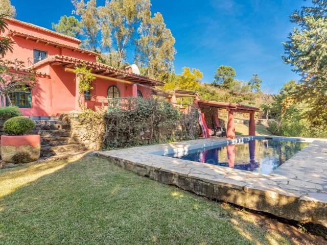 Chalet en venta en Benahavís photo 0