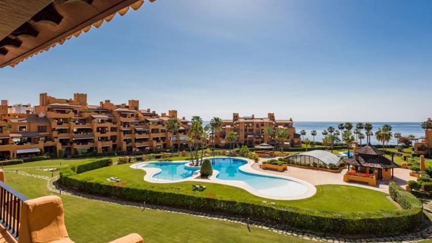 Apartamento en venta en Estepona, Estepona East - Los Granados del Mar photo 0