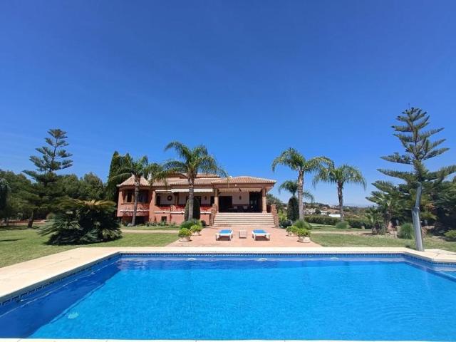 Chalet en venta en Coín, Costa del Sol photo 0