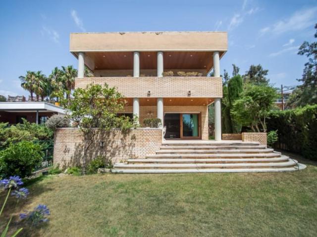 Chalet en venta en Esplugues de Llobregat photo 0