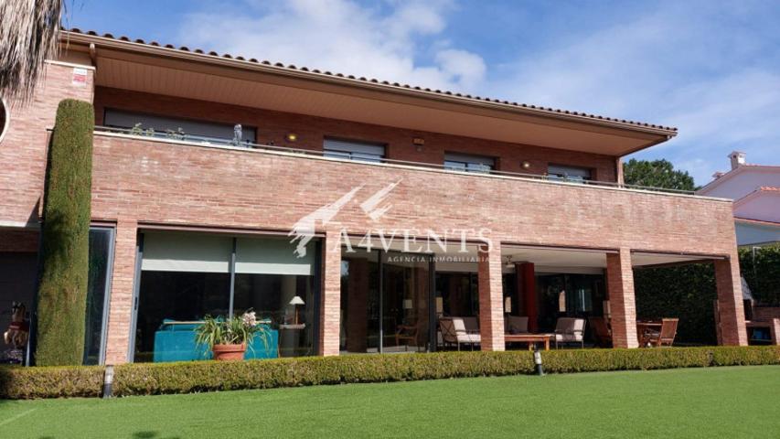 Casa en venta en Teià, Ramon Llull photo 0