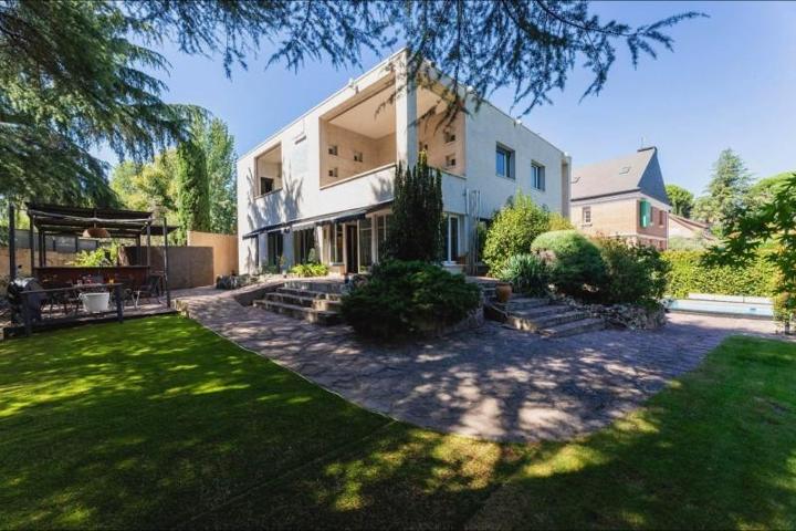 Chalet en venta en Majadahonda, Zona Carretera del Plantío photo 0