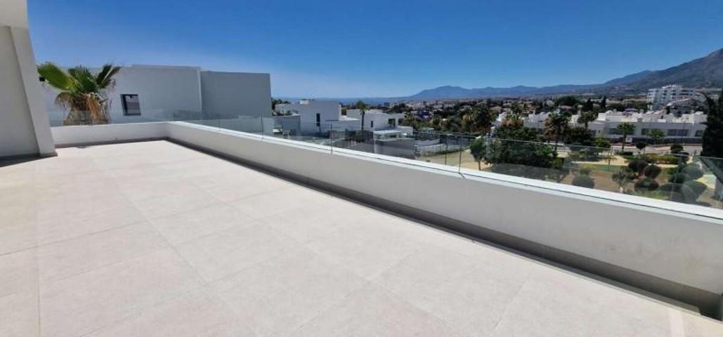 Chalet en venta en Marbella, Río Real photo 0