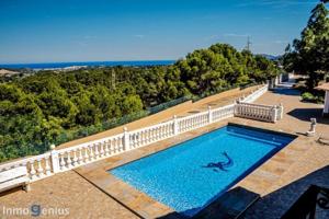 Chalet en venta en La Nucia, El tossal photo 0