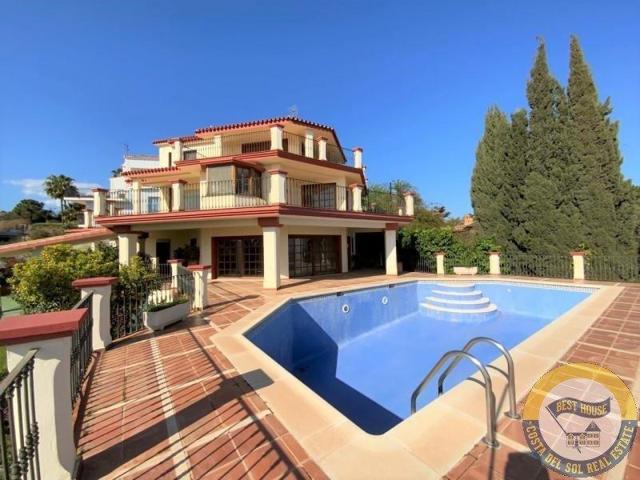 Chalet en venta en Benahavís, Benahavis photo 0