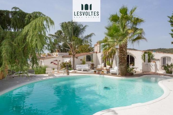 Chalet en venta en Mont-ras photo 0