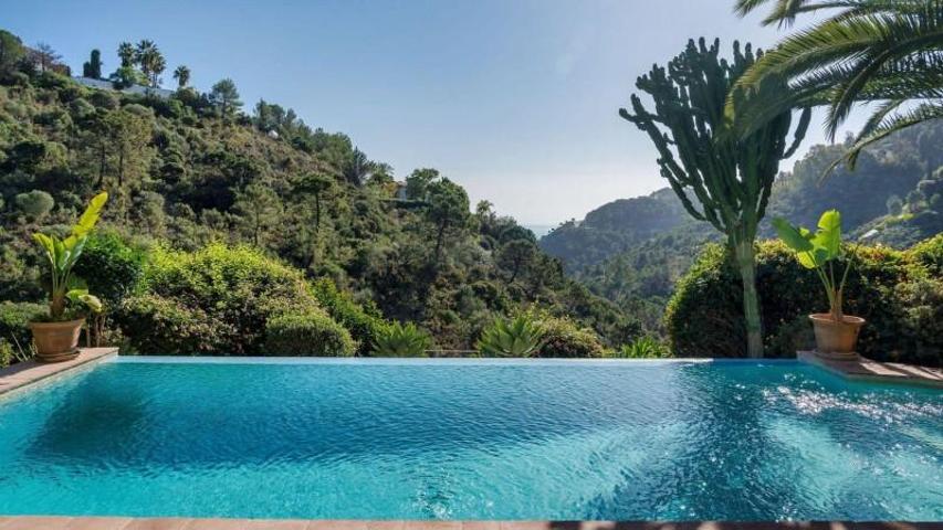 Chalet en venta en Benahavís, El Madroñal photo 0