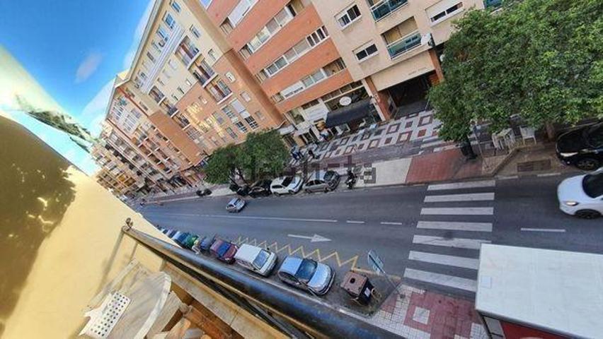 Edificio en venta en Málaga, Mármoles photo 0