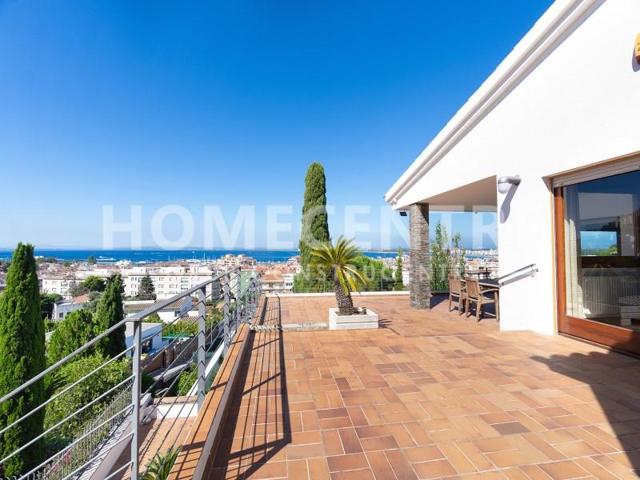 Casa en venta en Roses photo 0