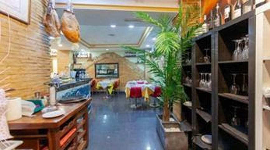 Edificio en venta en Valencia, Ciutat Vella photo 0