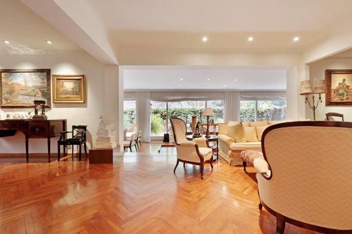 Planta baja en venta en Barcelona, Les Tres Torres photo 0