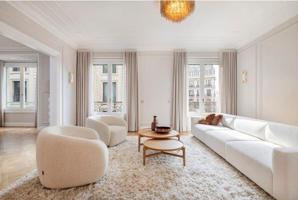 Apartamento en venta en Barcelona photo 0