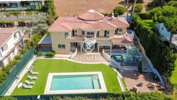 Casa en venta en Alella, Can Teixido photo 0