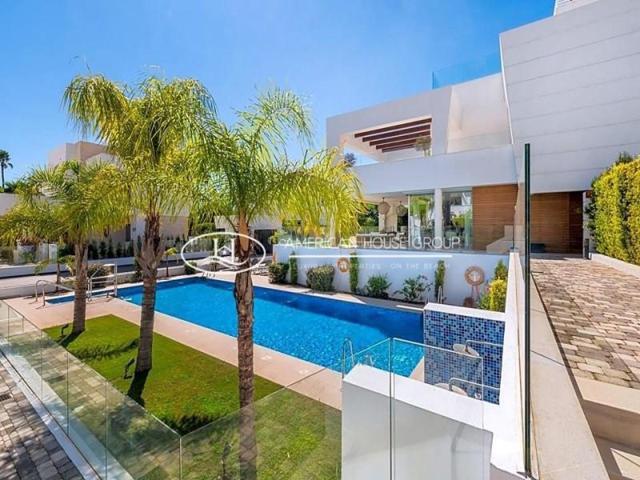 Chalet en venta en Marbella, Paseo Marítimo photo 0