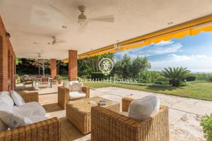 Casa en venta en Sant Vicenç de Montalt, Supermaresme photo 0