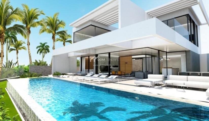 Casa en venta en Adeje photo 0