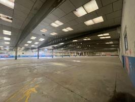 Nave industrial en venta en Valls photo 0