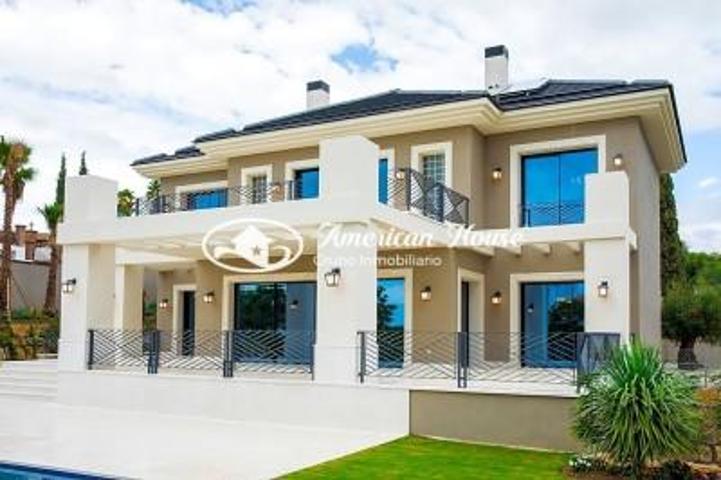 Chalet en venta en Marbella, Los Flamingos photo 0