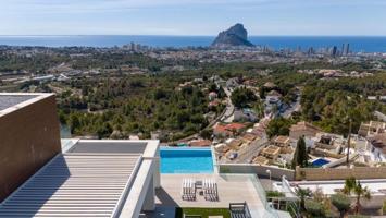 Chalet en venta en Calpe, Colina del sol photo 0