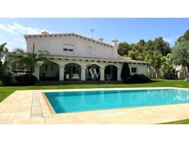 Casa en venta en Roda de Barà photo 0