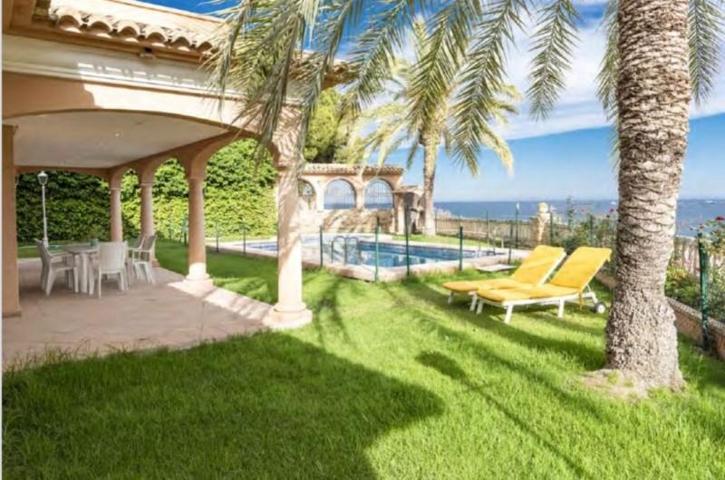 Casa en venta en Villajoyosa photo 0