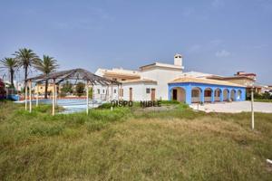 Chalet en venta en Valencia, El Perellonet photo 0