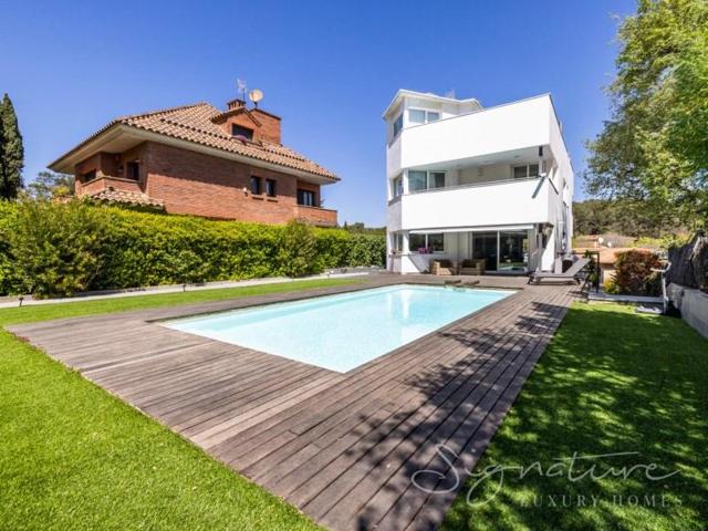 Chalet en venta en Sant Cugat del Vallès photo 0