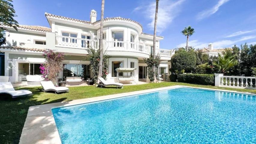 Chalet en venta en Marbella, Los Monteros photo 0