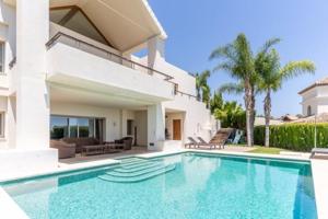 Chalet en venta en Benahavís, Los Arqueros-Puerto del Almendro photo 0