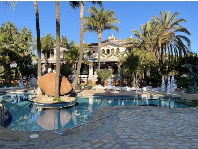 Chalet en venta en Alhaurín el Grande photo 0